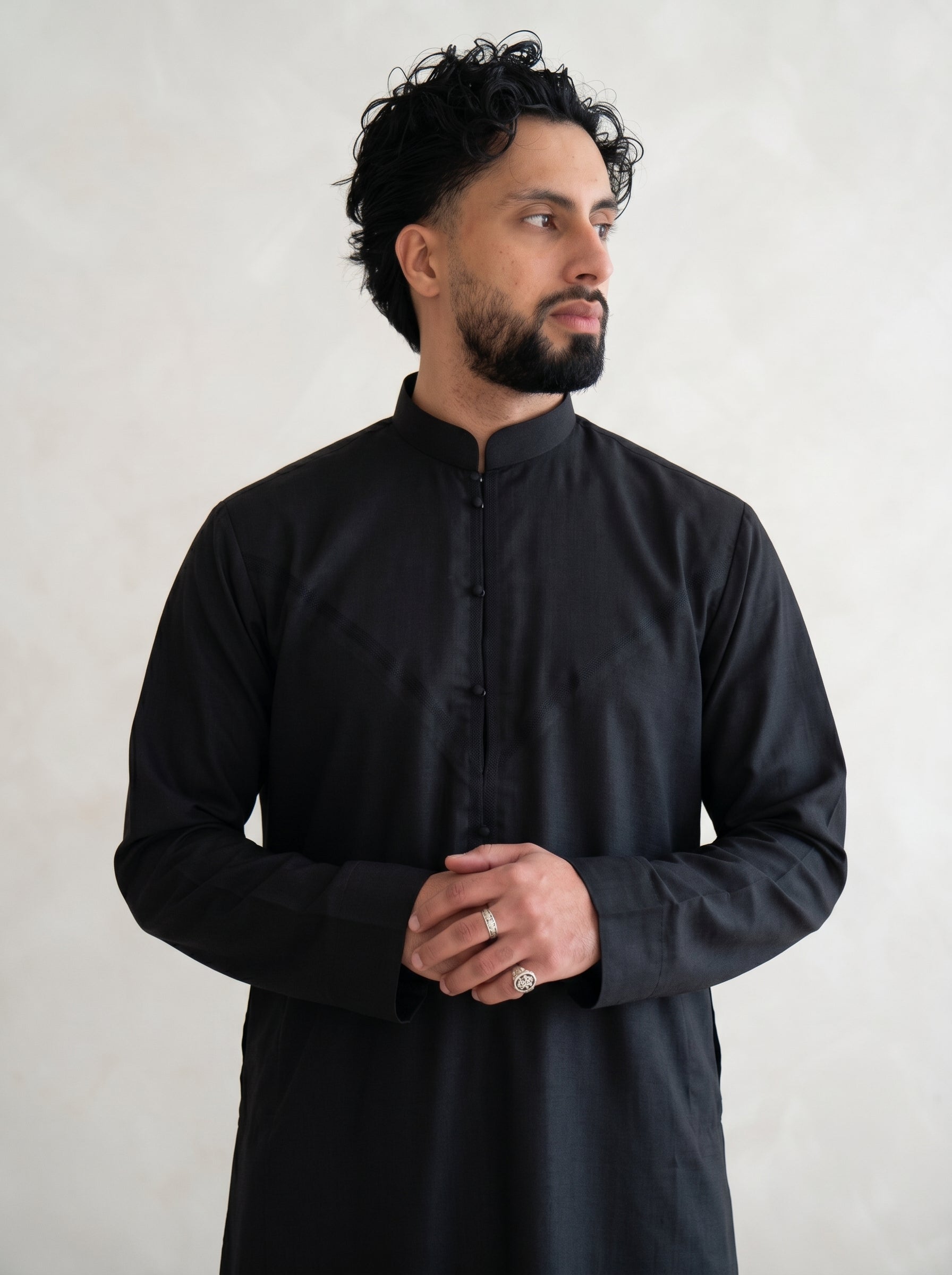 Black Platinum Bahraini Collared Thobe
