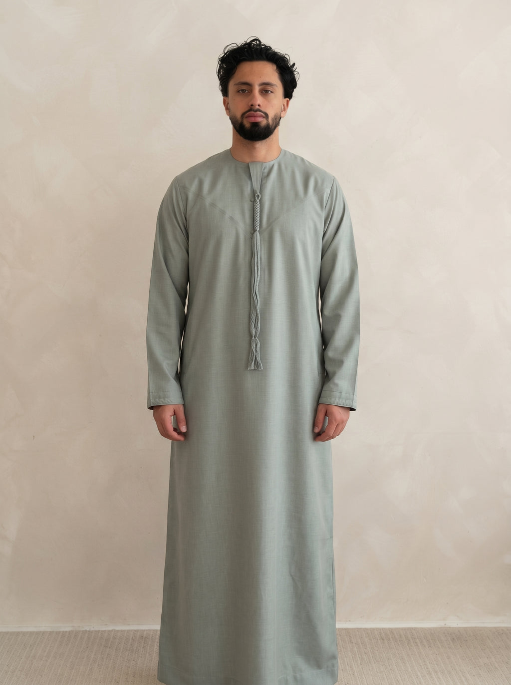Silver Grey Platinum Emirati Thobe