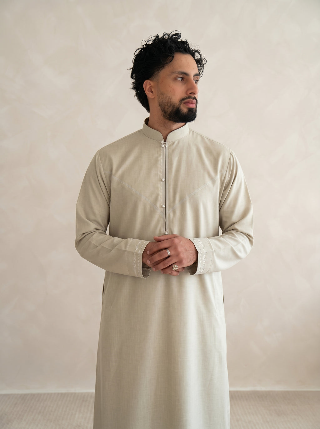 Ivory Platinum Bahraini Collared Thobe
