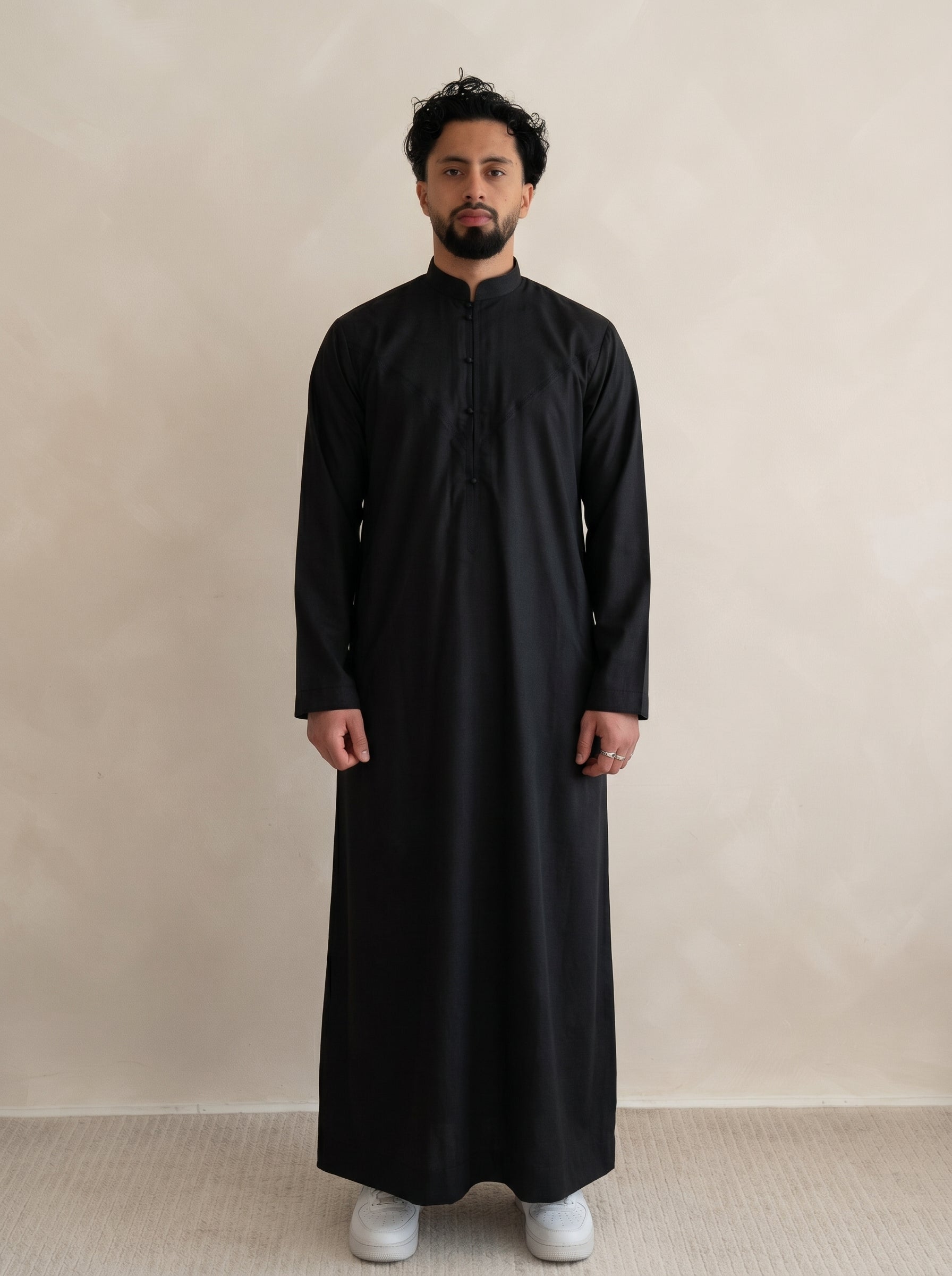 Black Platinum Bahraini Collared Thobe