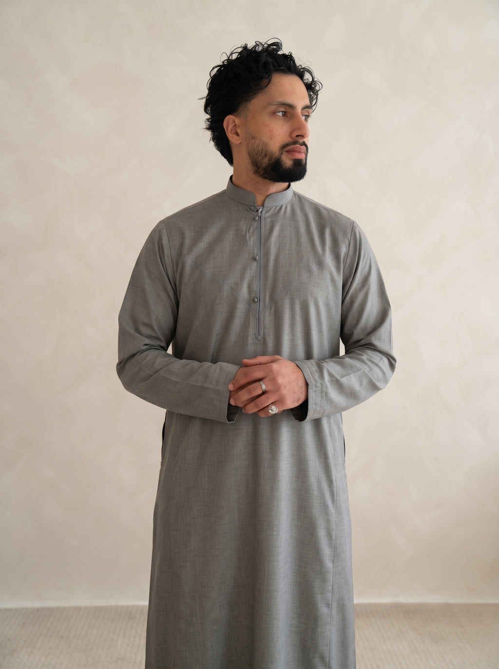 Tweed Grey Platinum Bahraini Collared Thobe