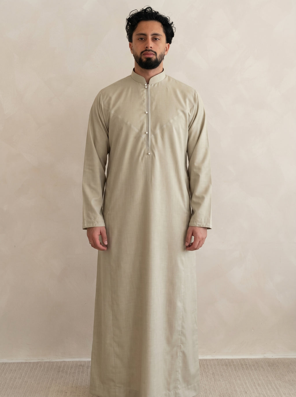 Ivory Platinum Bahraini Collared Thobe