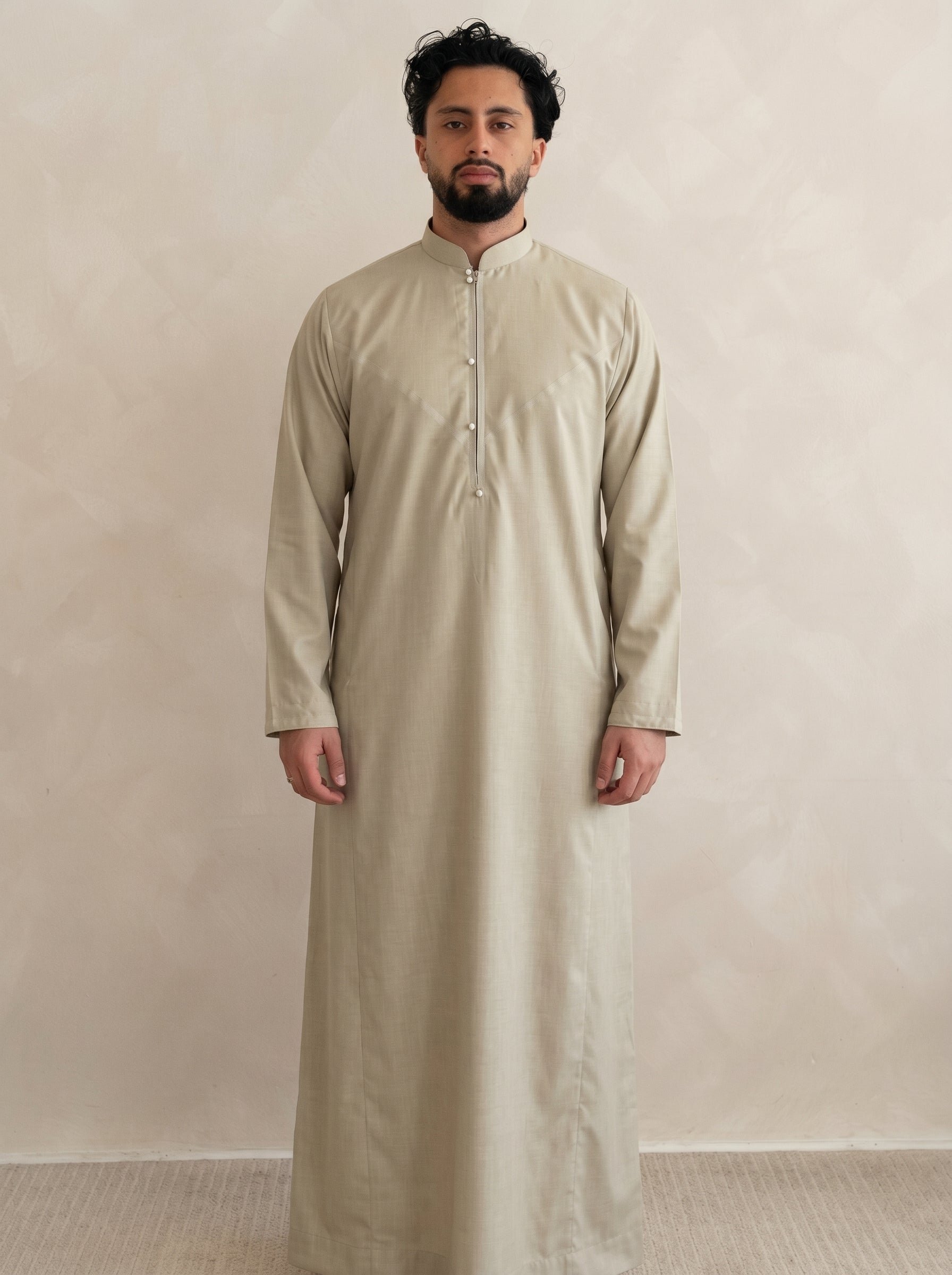 Ivory Platinum Bahraini Collared Thobe