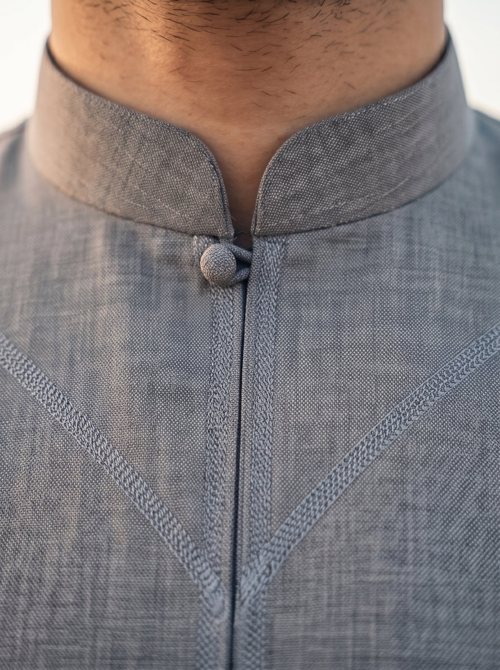 Tweed Grey Platinum Bahraini Collared Thobe