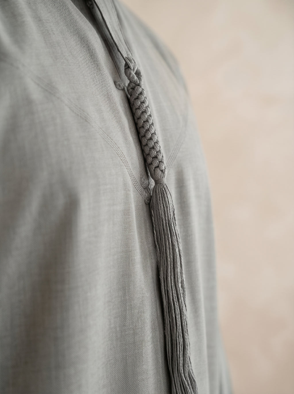 Silver Grey Platinum Emirati Thobe
