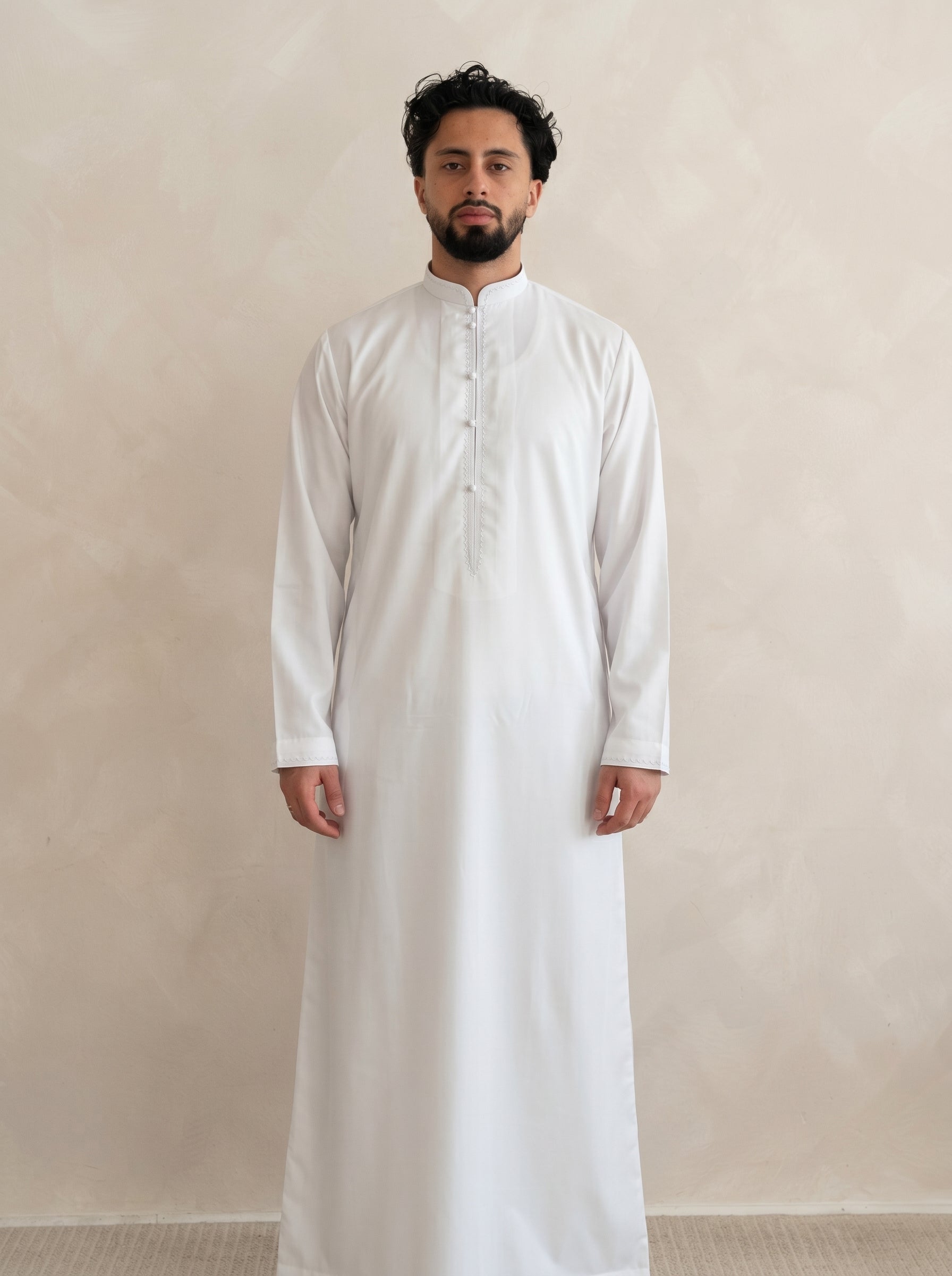 White Platinum Bahraini Collared Thobe