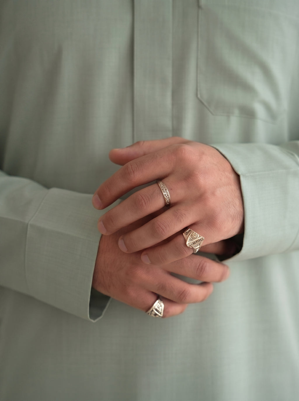 Matcha Platinum Kuwaiti Collared Thobe