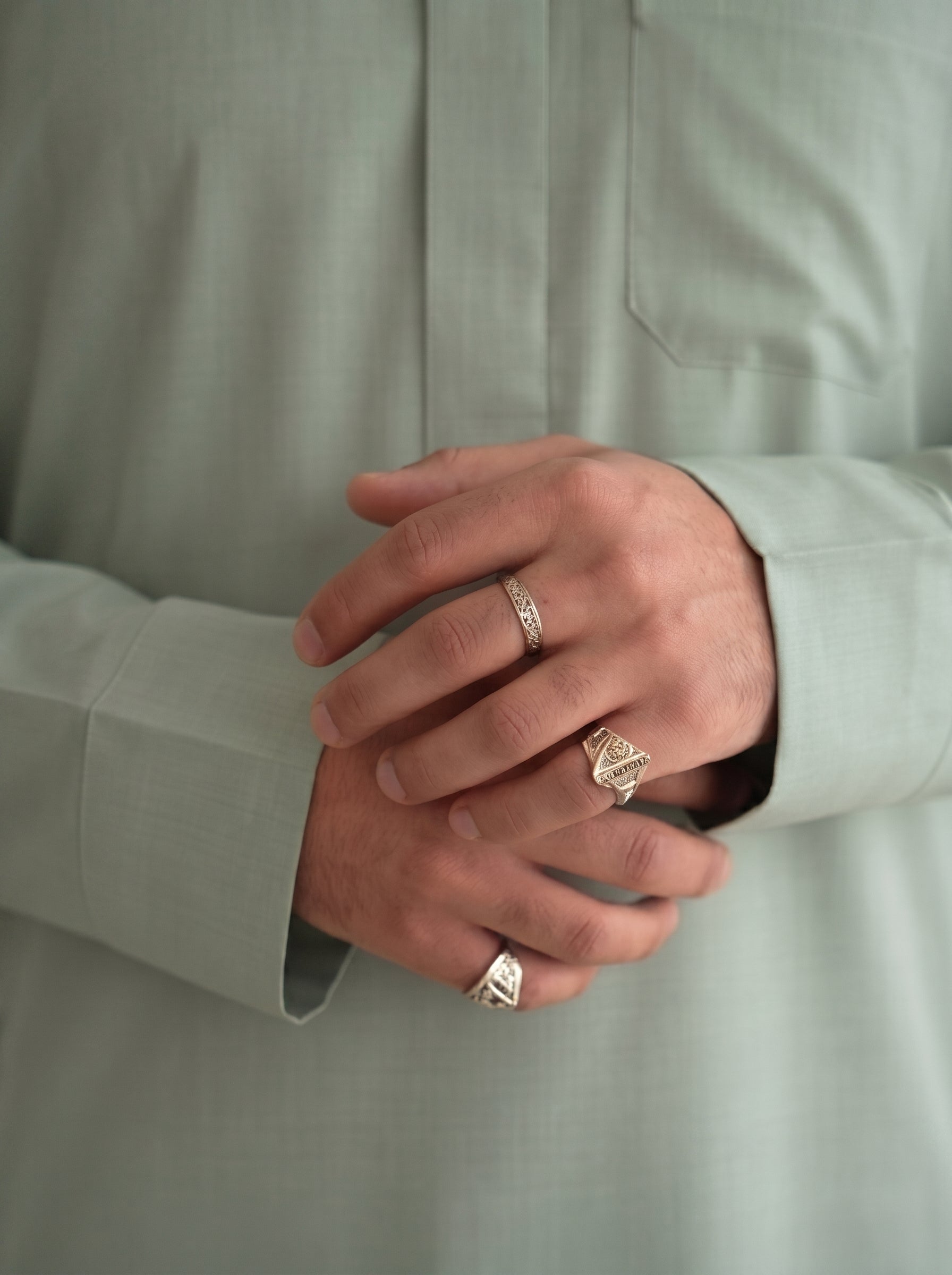 Matcha Platinum Kuwaiti Collared Thobe