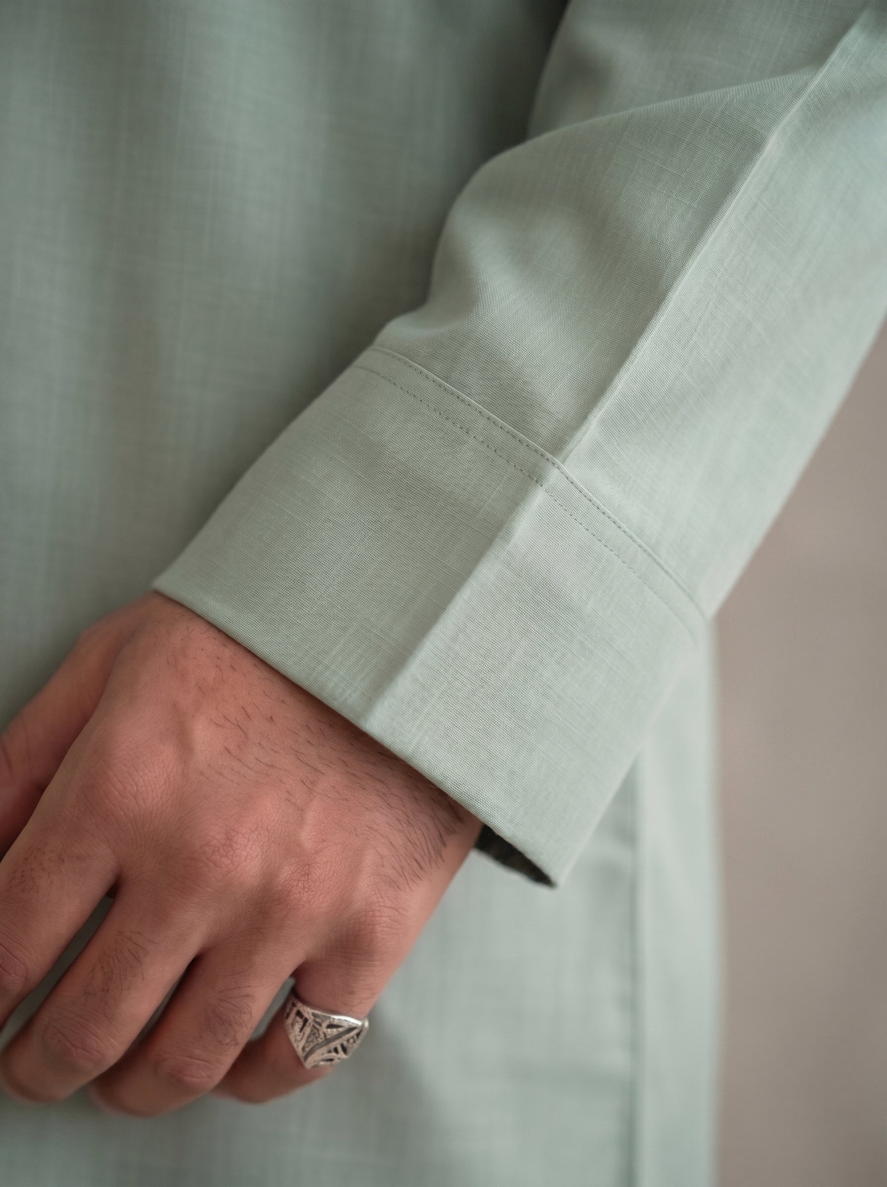 Matcha Platinum Kuwaiti Collared Thobe
