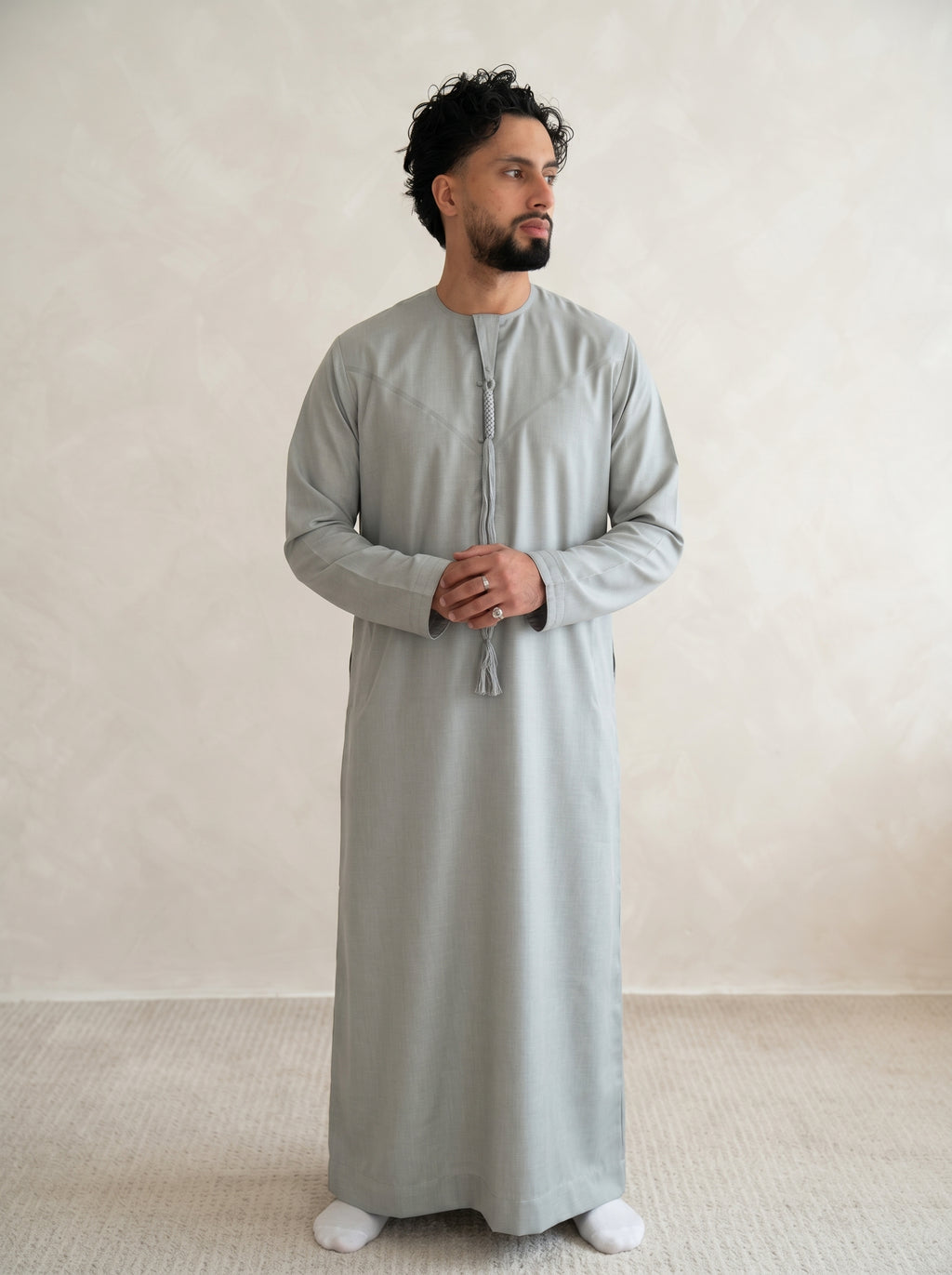 Silver Grey Platinum Emirati Thobe