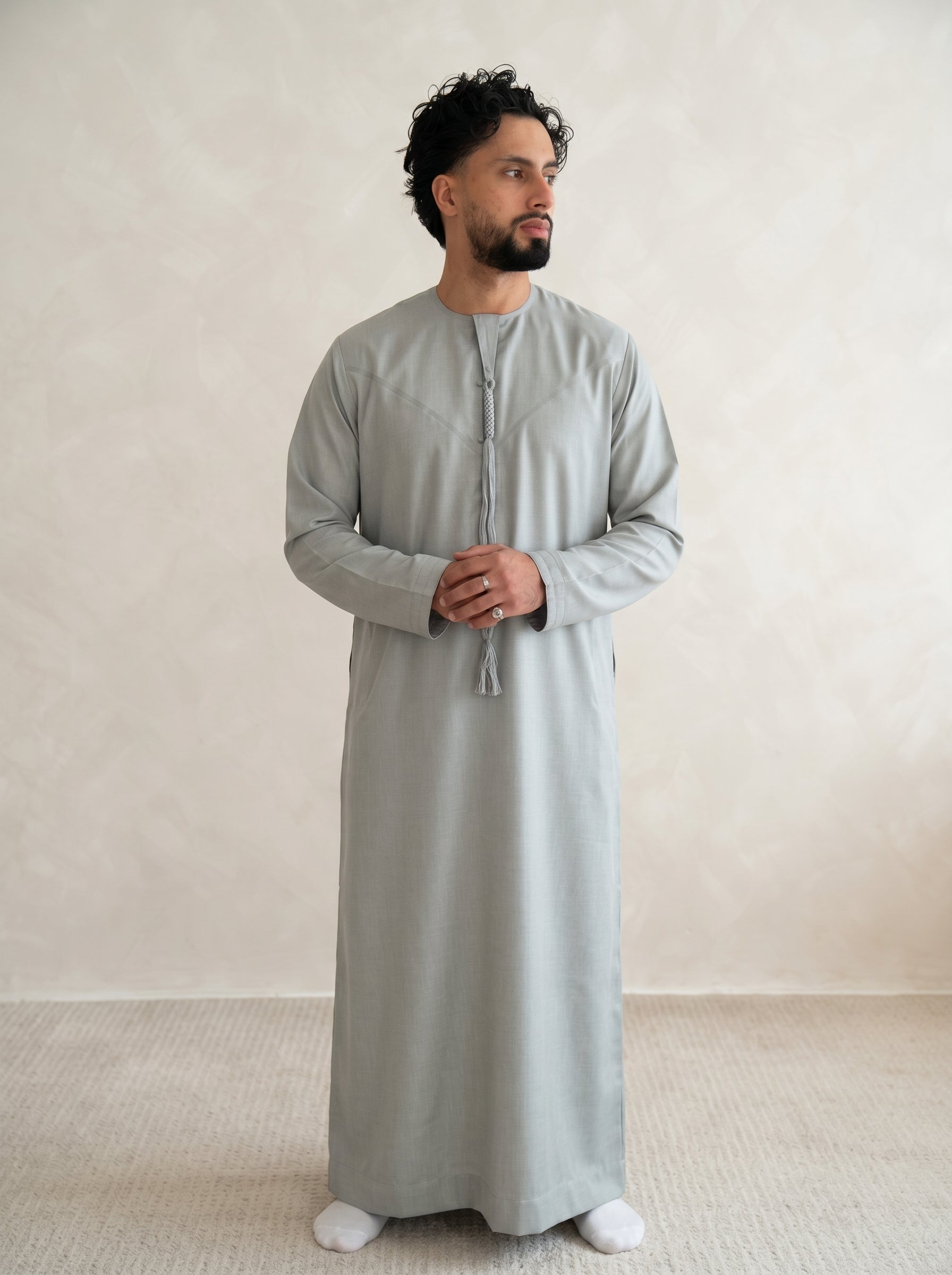 Silver Grey Platinum Emirati Thobe