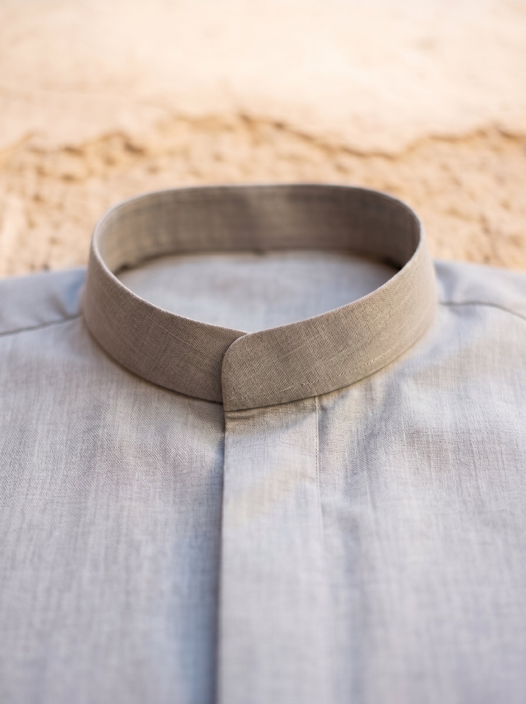 Silver Grey Platinum Kuwaiti Collared Thobe