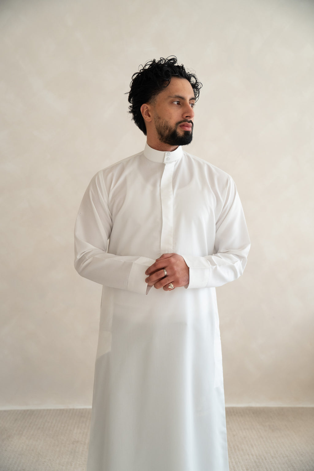 Collared Thobe White Saudi Thobe - Platinum Collared Thobe - Saudi Collared Thobe ...
