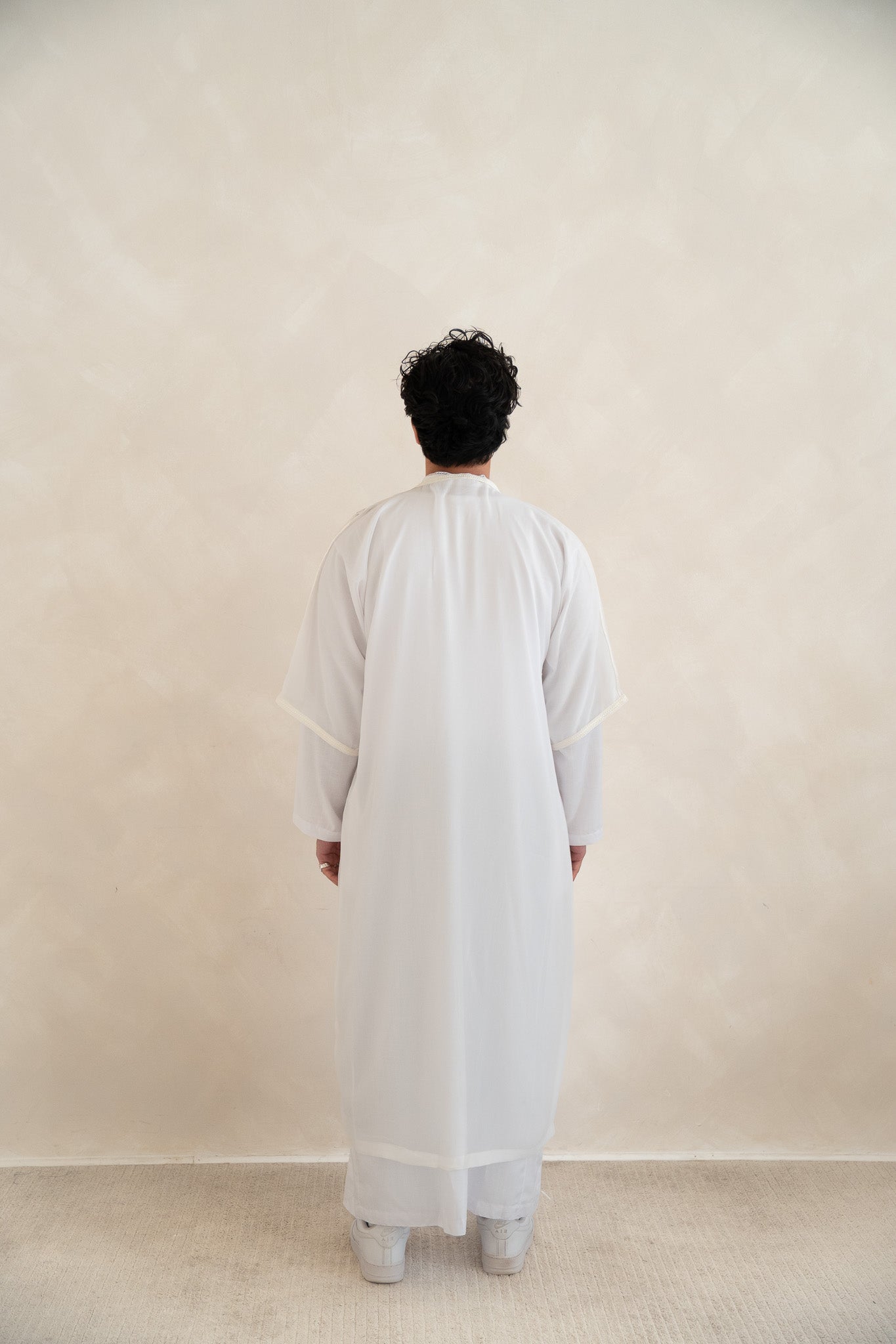 White Platinum Saudi Collared Thobe