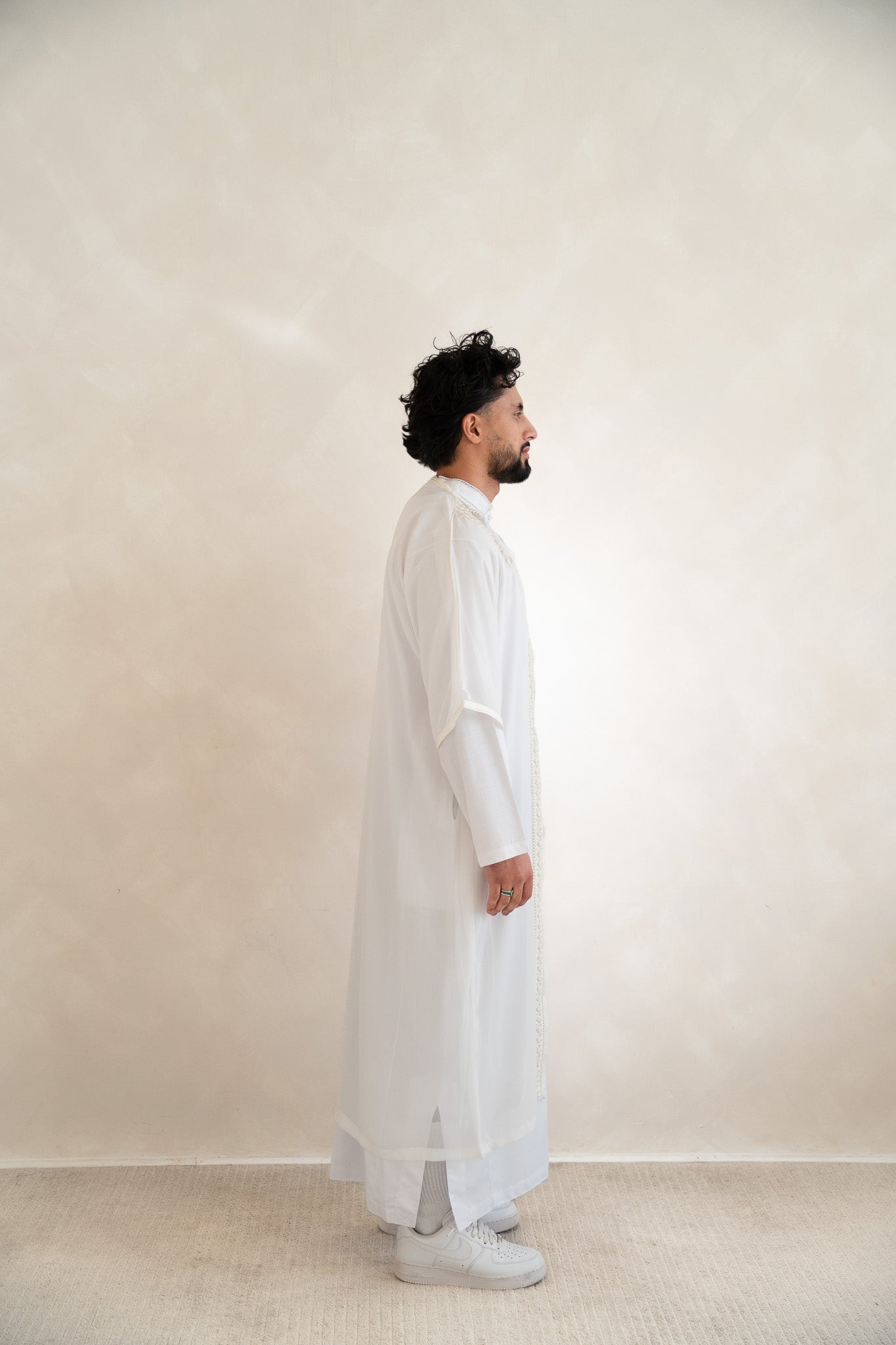 White Platinum Saudi Collared Thobe