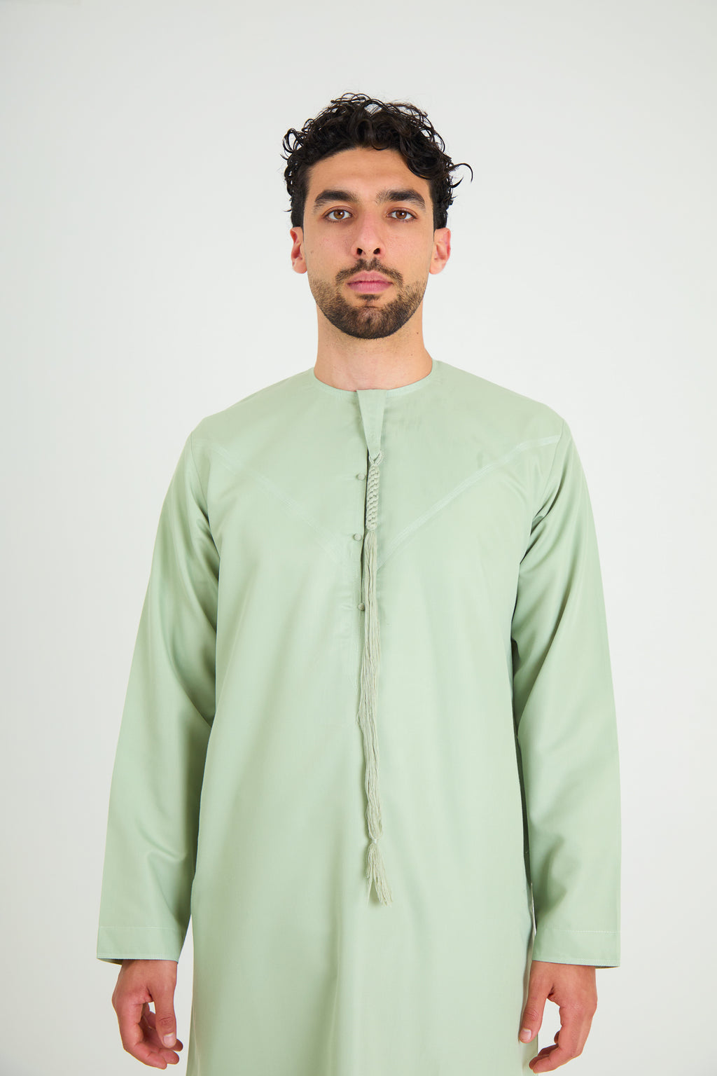 Matcha Emirati Thobe, Emirati Thobes