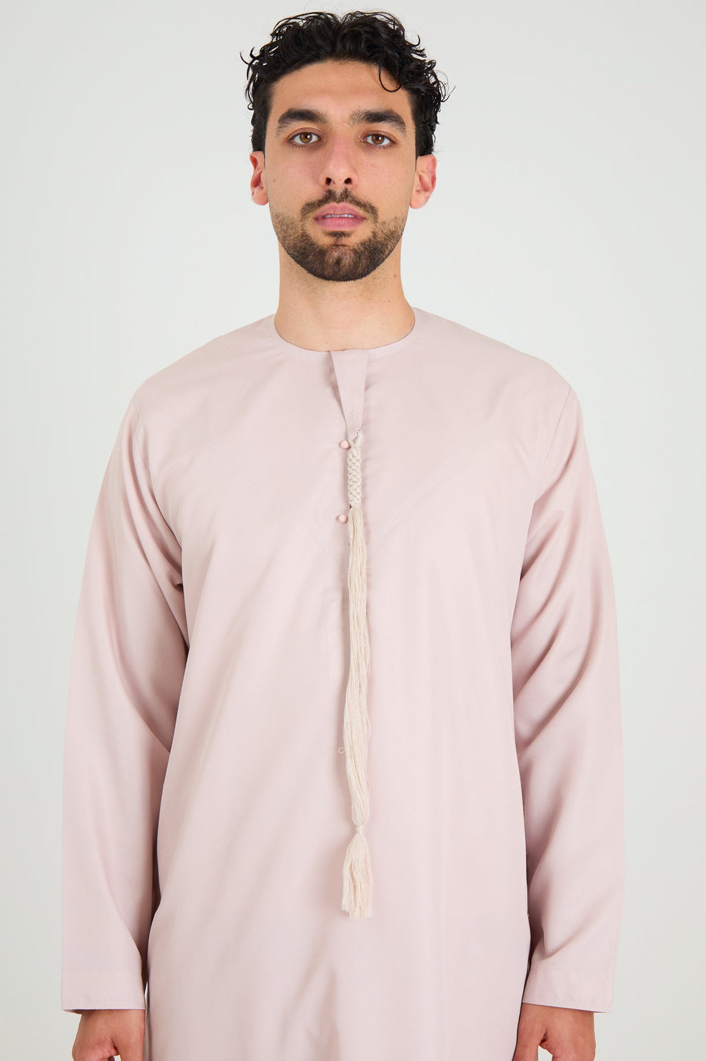 Peach Emirati Thobe, Emirati Thobes