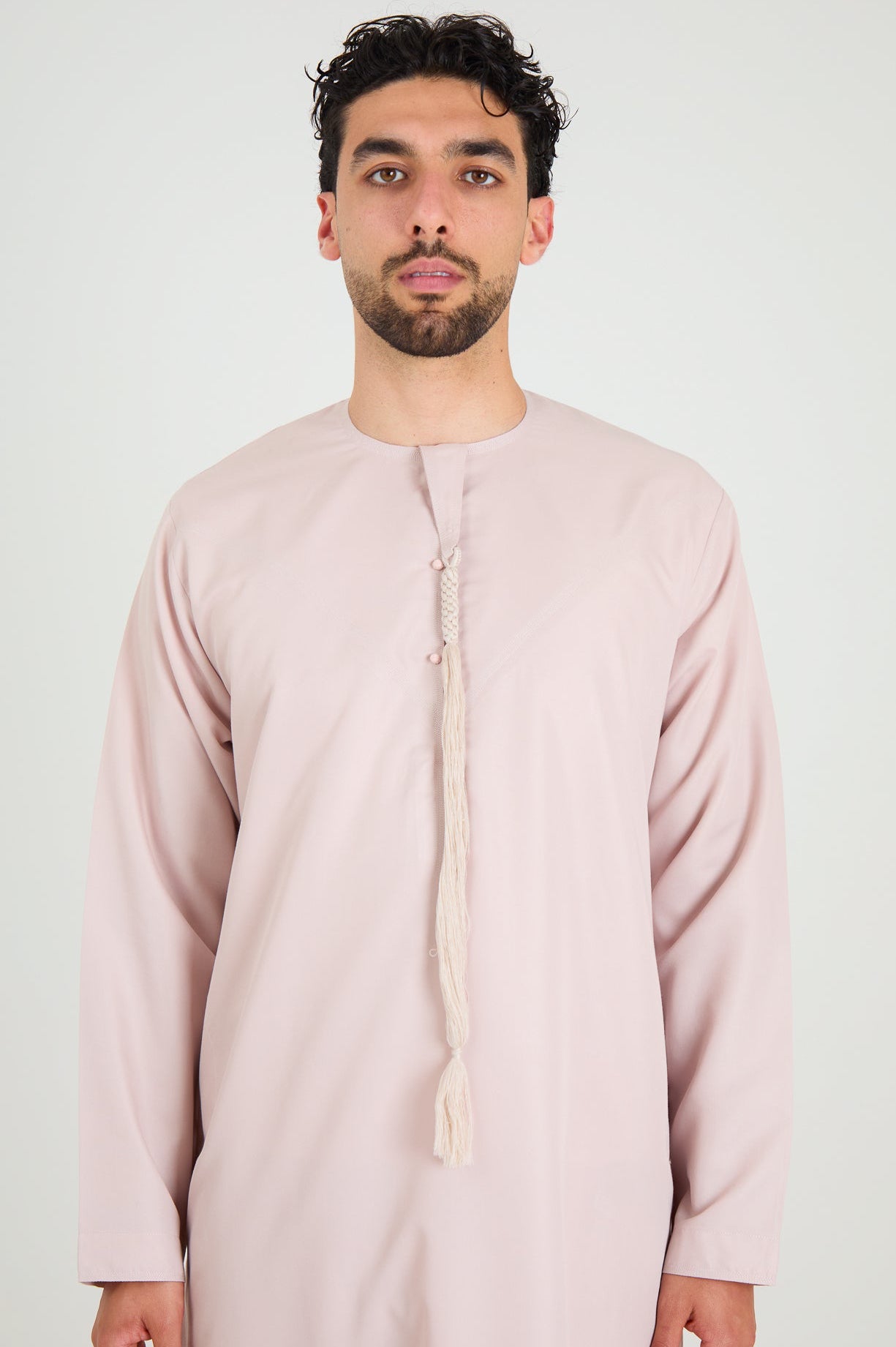 Peach Emirati Thobe, Emirati Thobes