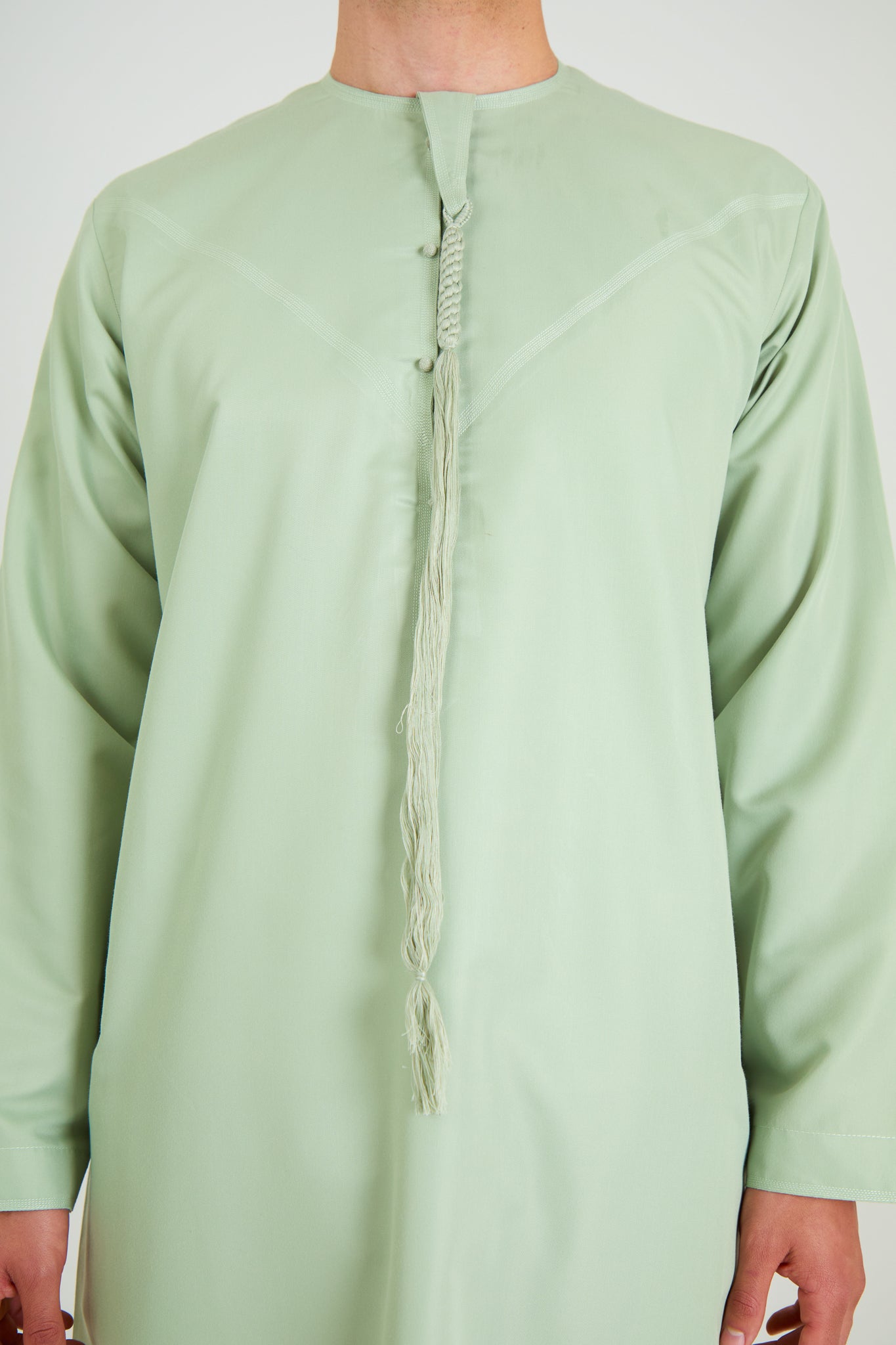 Matcha Emirati Thobe, Emirati Thobes