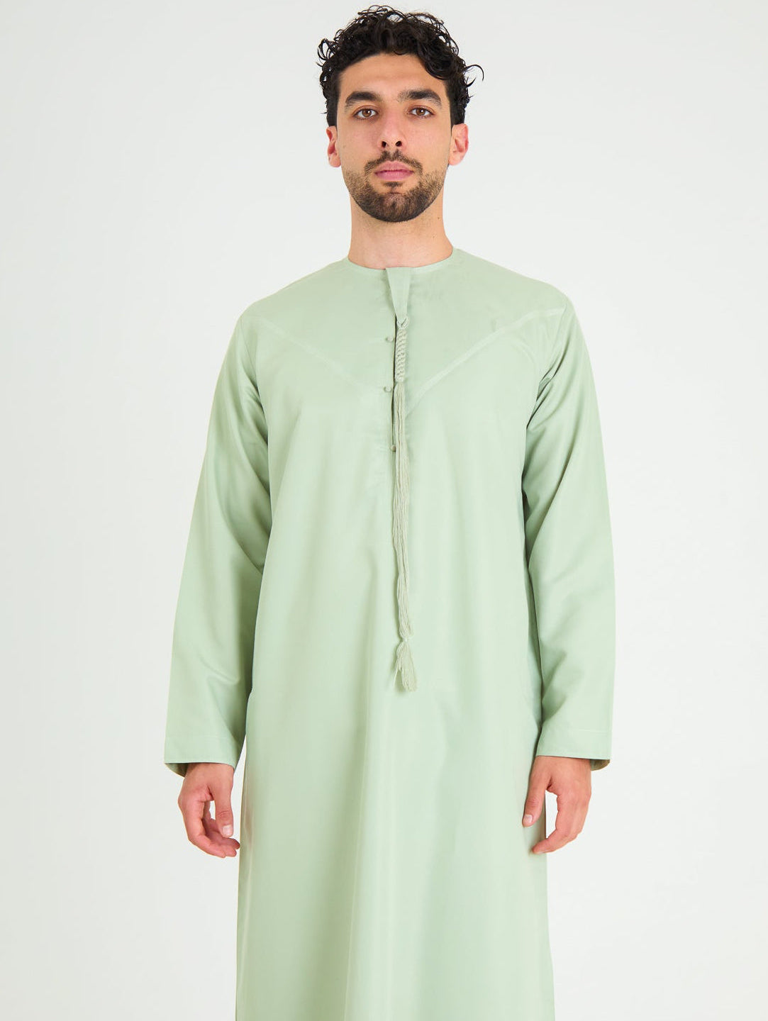 Matcha Emirati Thobe, Emirati Thobes