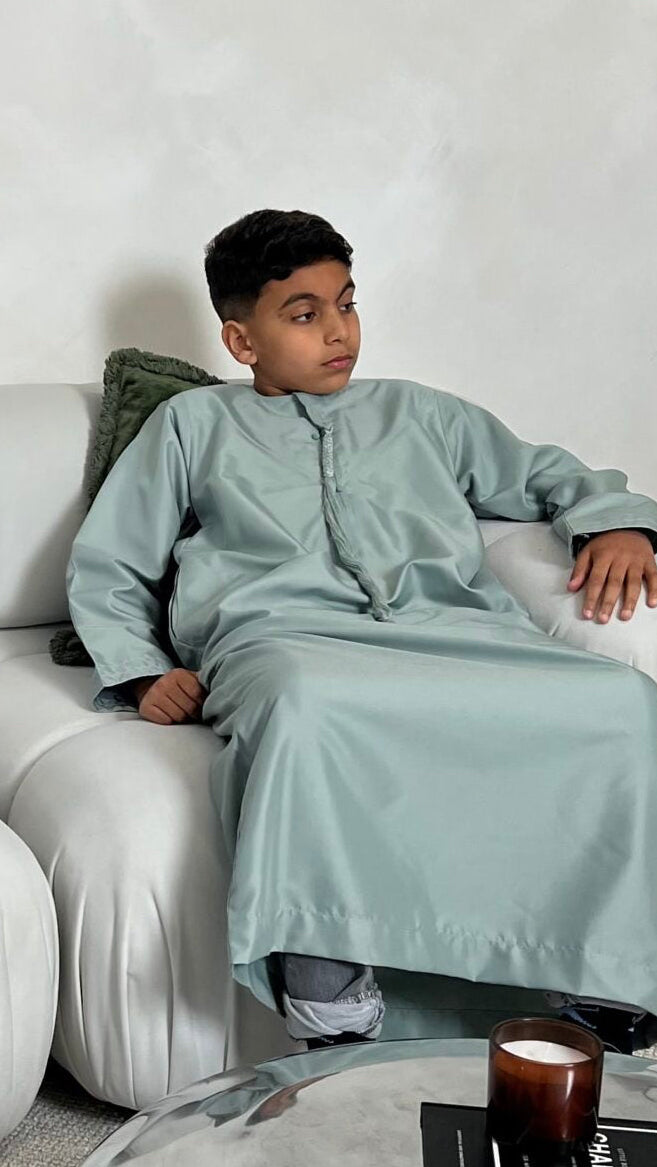 Mint Emirati Kids, Emirati Thobes