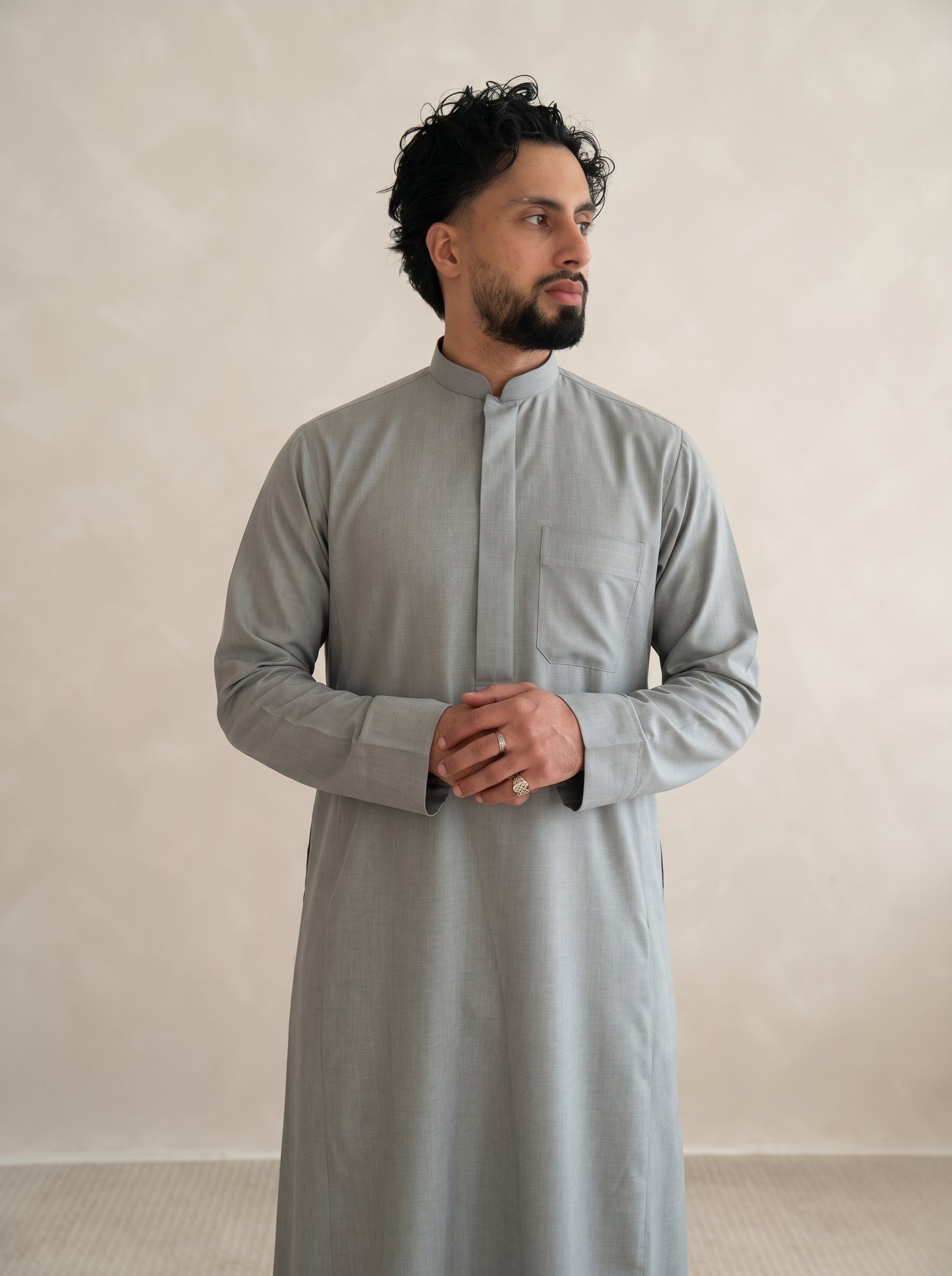 Silver Grey Platinum Kuwaiti Collared Thobe